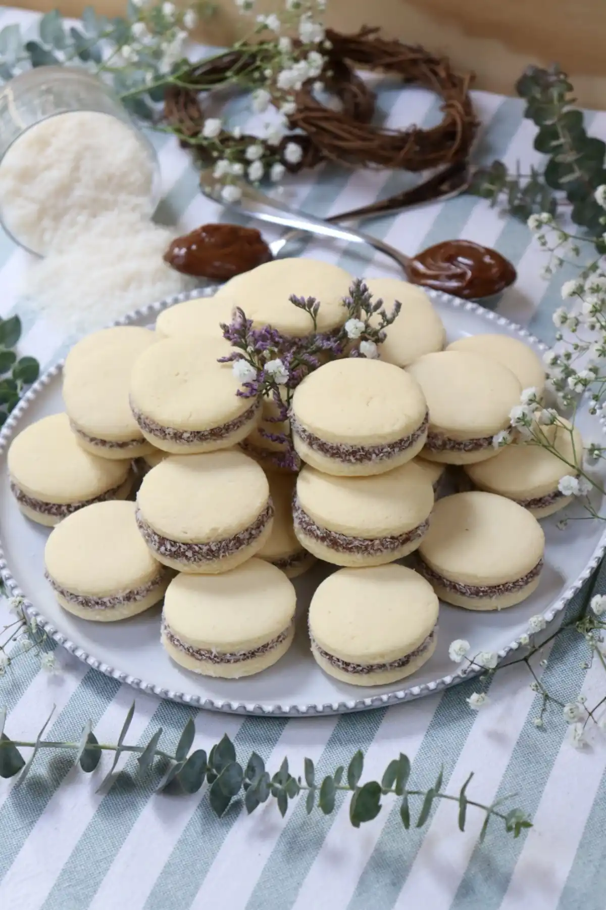 romisbakes recipe Argentine cornstarch alfajores