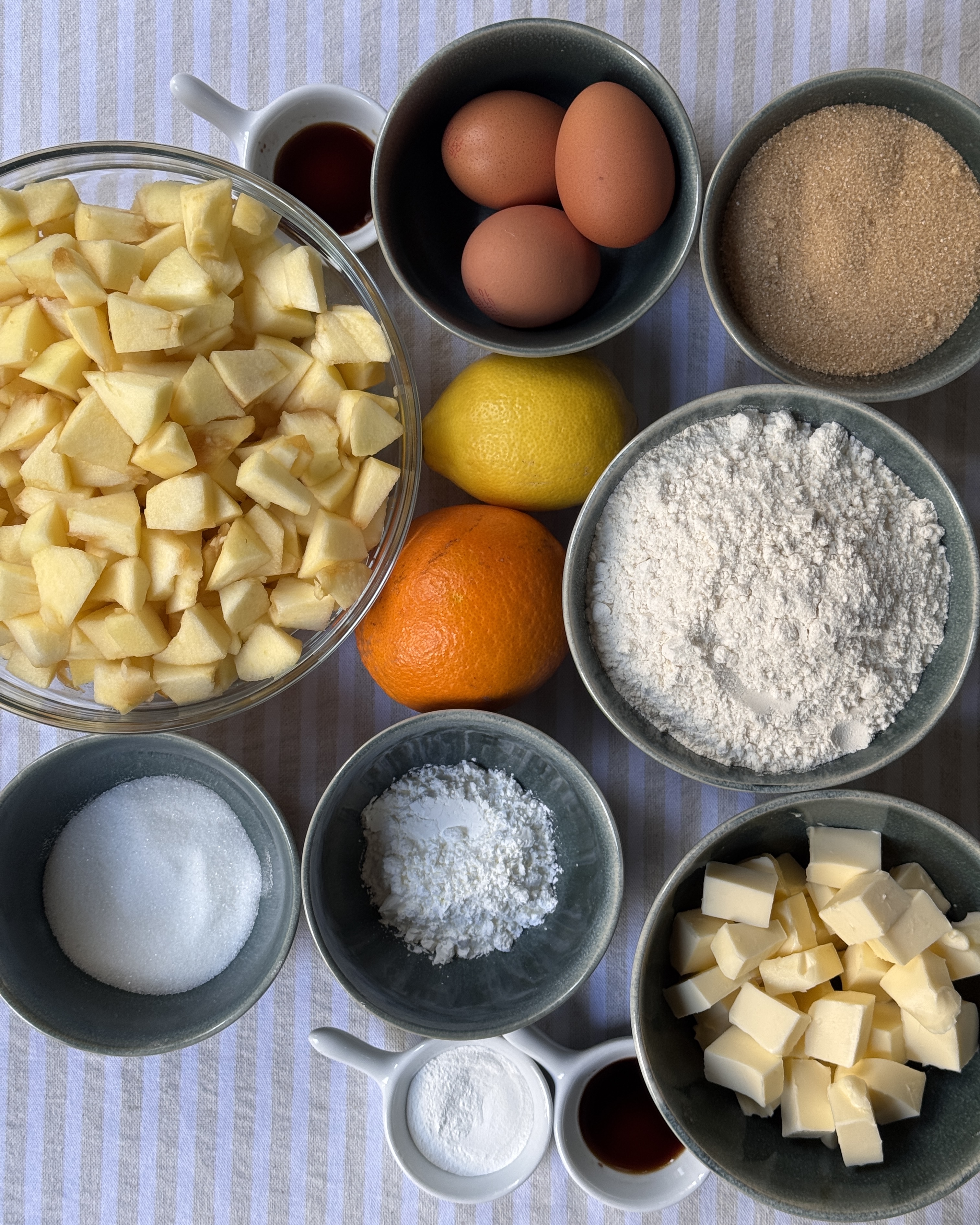 romisbakes recipe Apple crumble