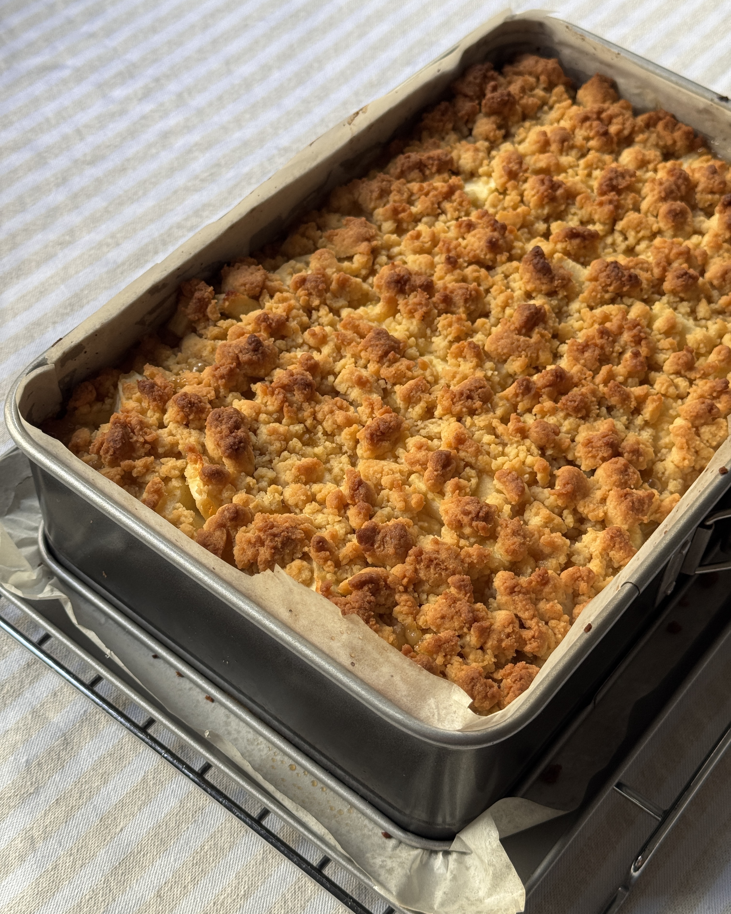 romisbakes recipe Apple crumble