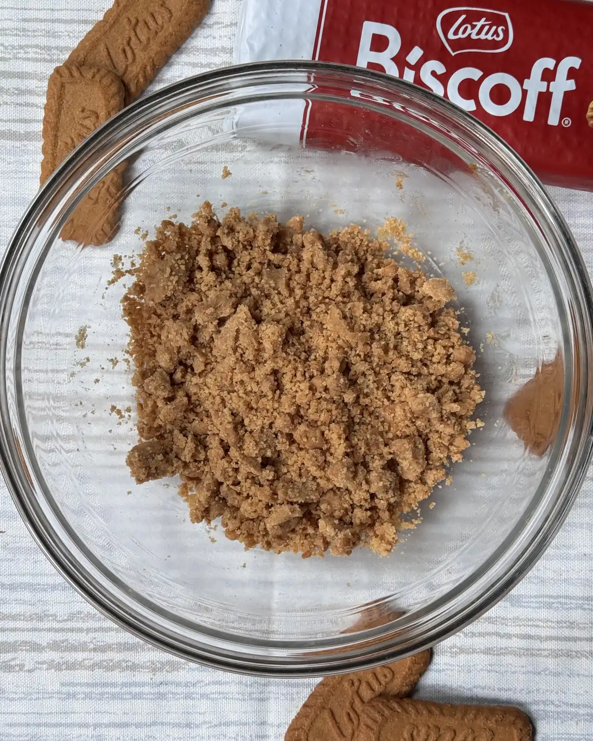 romisbakes recipe Biscoff cake with crumble