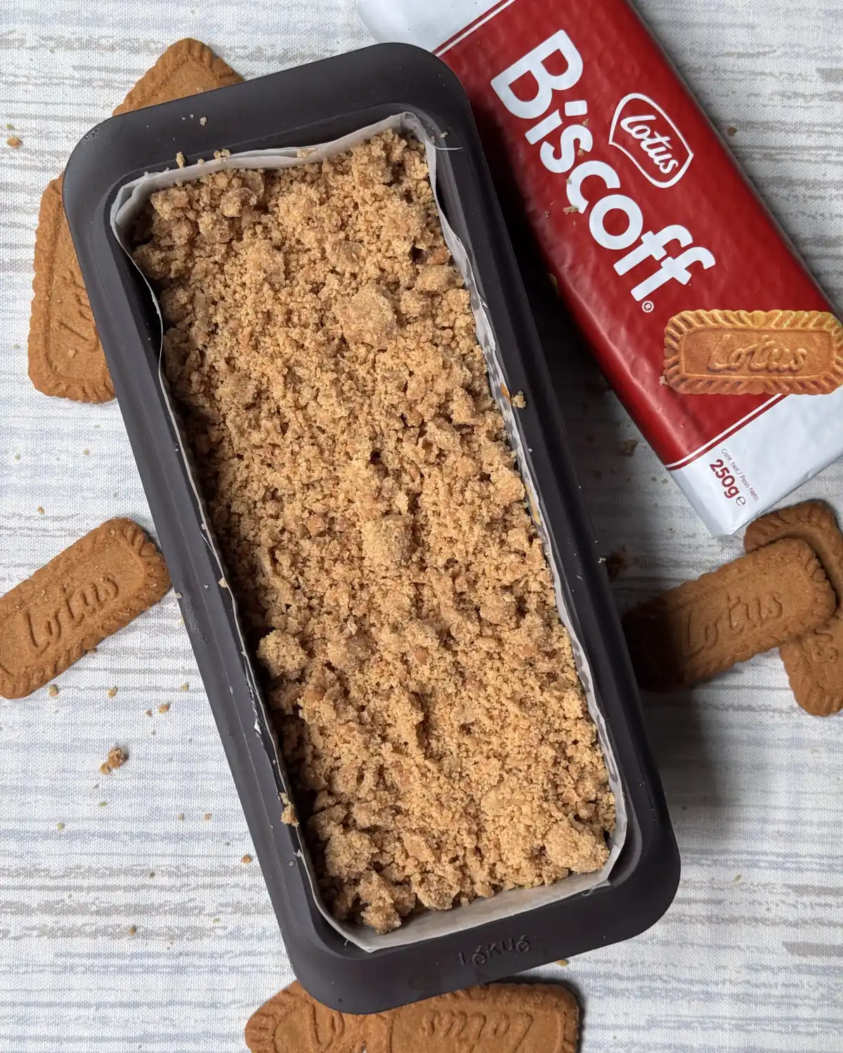 romisbakes recipe Biscoff cake with crumble