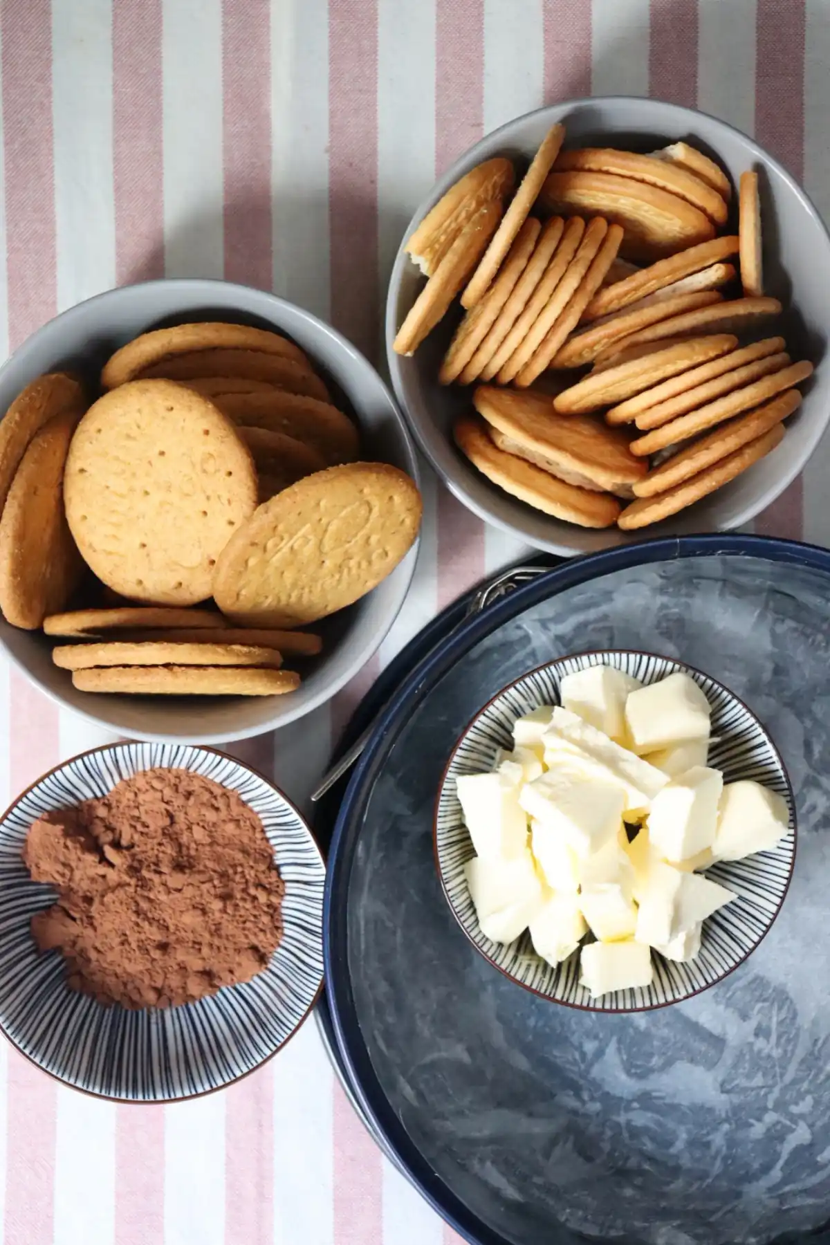 romisbakes recipe Cherry pie