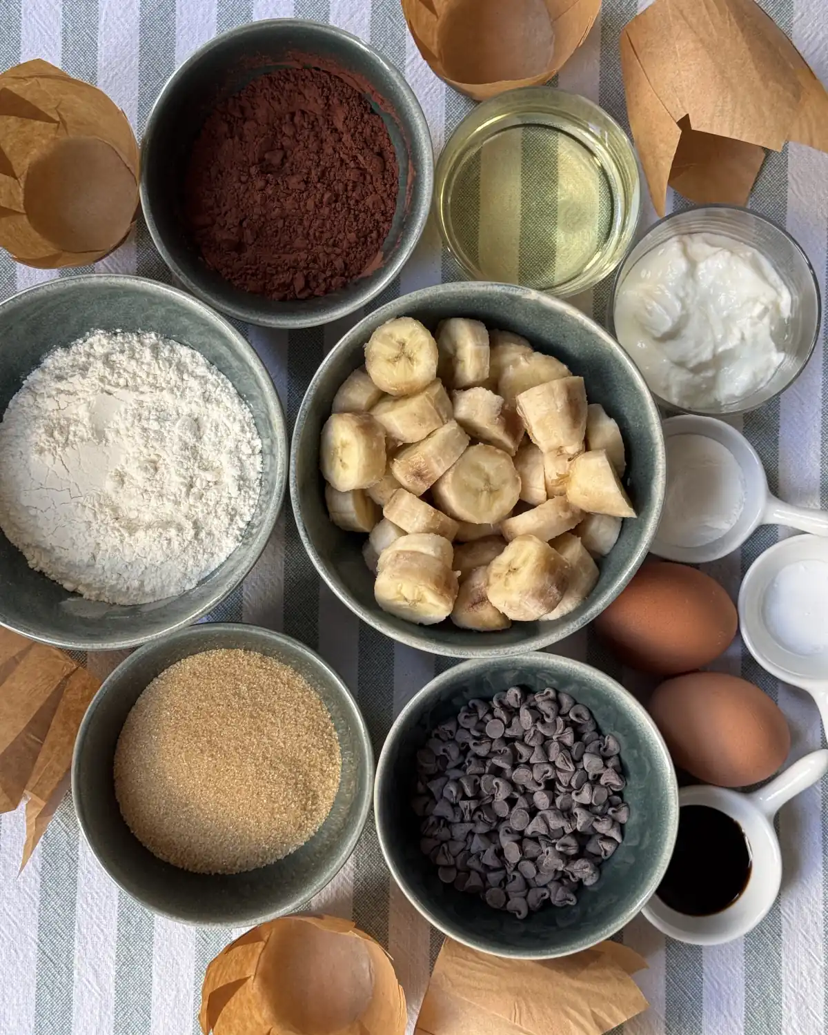 romisbakes recipe Chocolate banana muffins