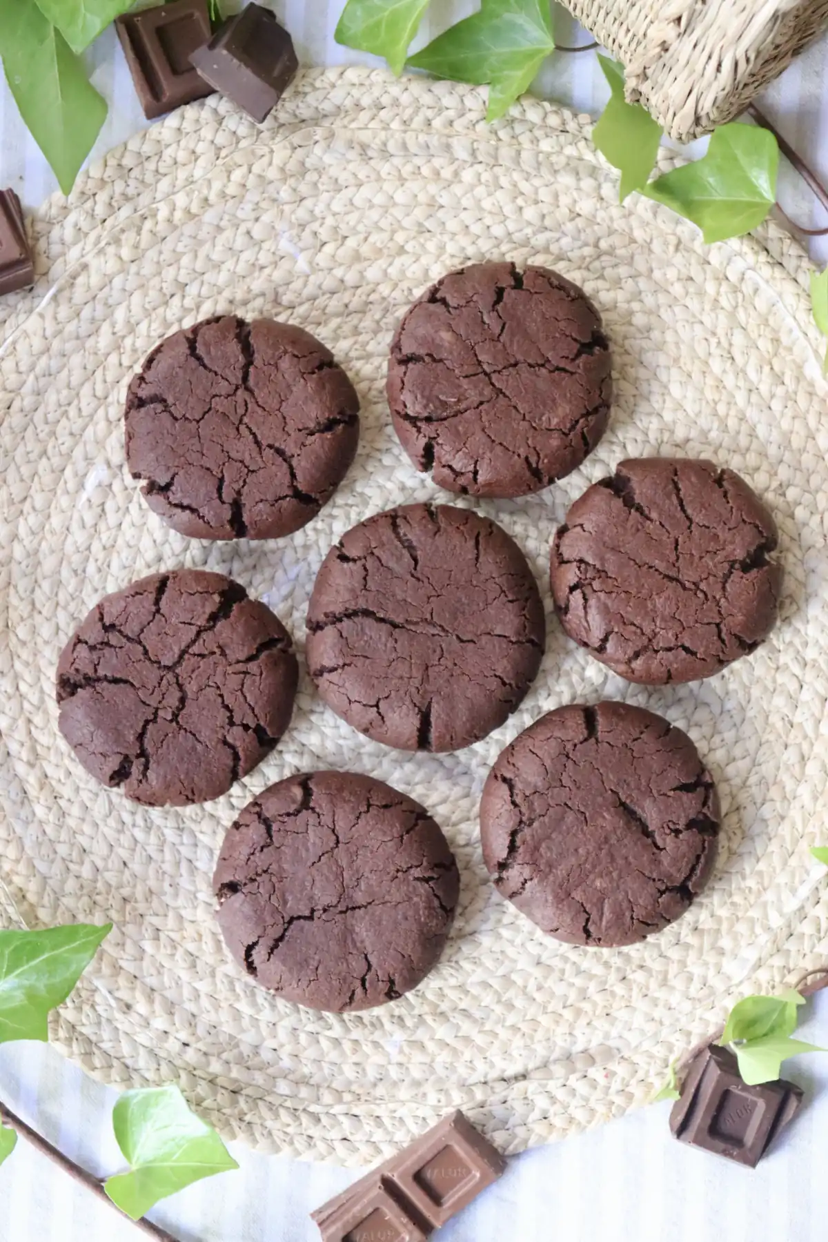 romisbakes recipe Chocolate cookies with chocolate chips and Nutella