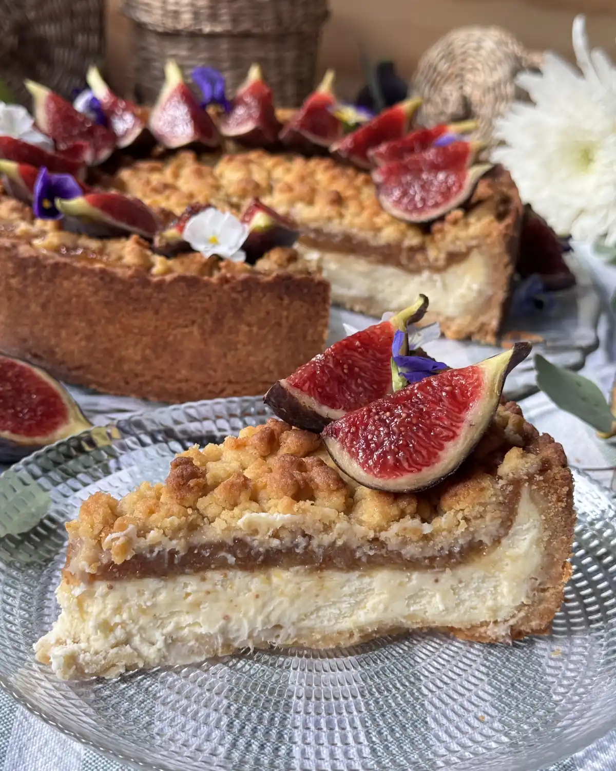 romisbakes recipe Crumble cheesecake with fig jam