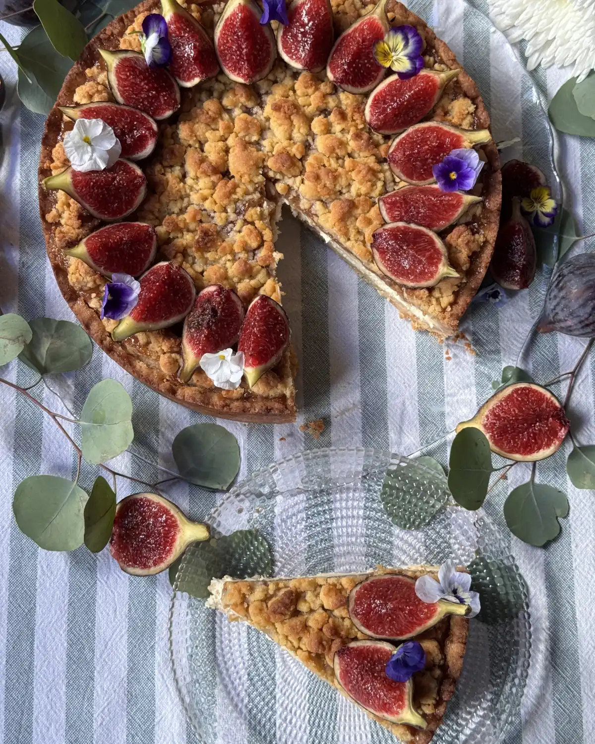 romisbakes recipe Crumble cheesecake with fig jam