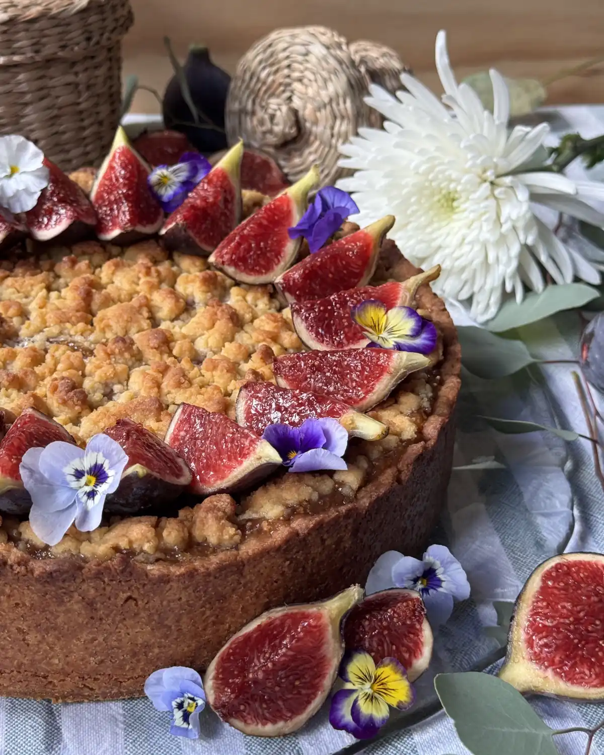 romisbakes recipe Crumble cheesecake with fig jam