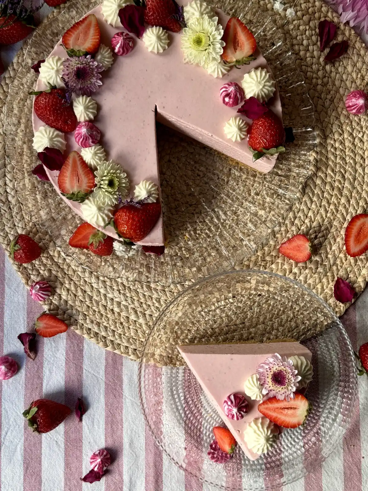 romisbakes recipe Gluten-Free and Lactose-Free Strawberry Cake