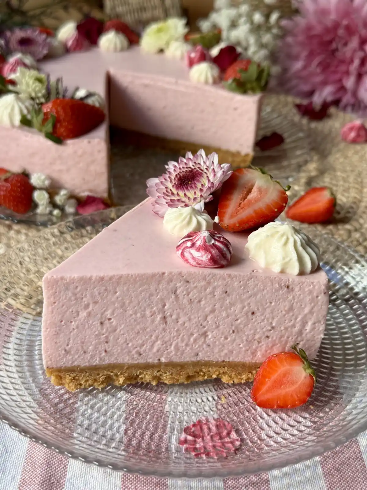 romisbakes recipe Gluten-Free and Lactose-Free Strawberry Cake