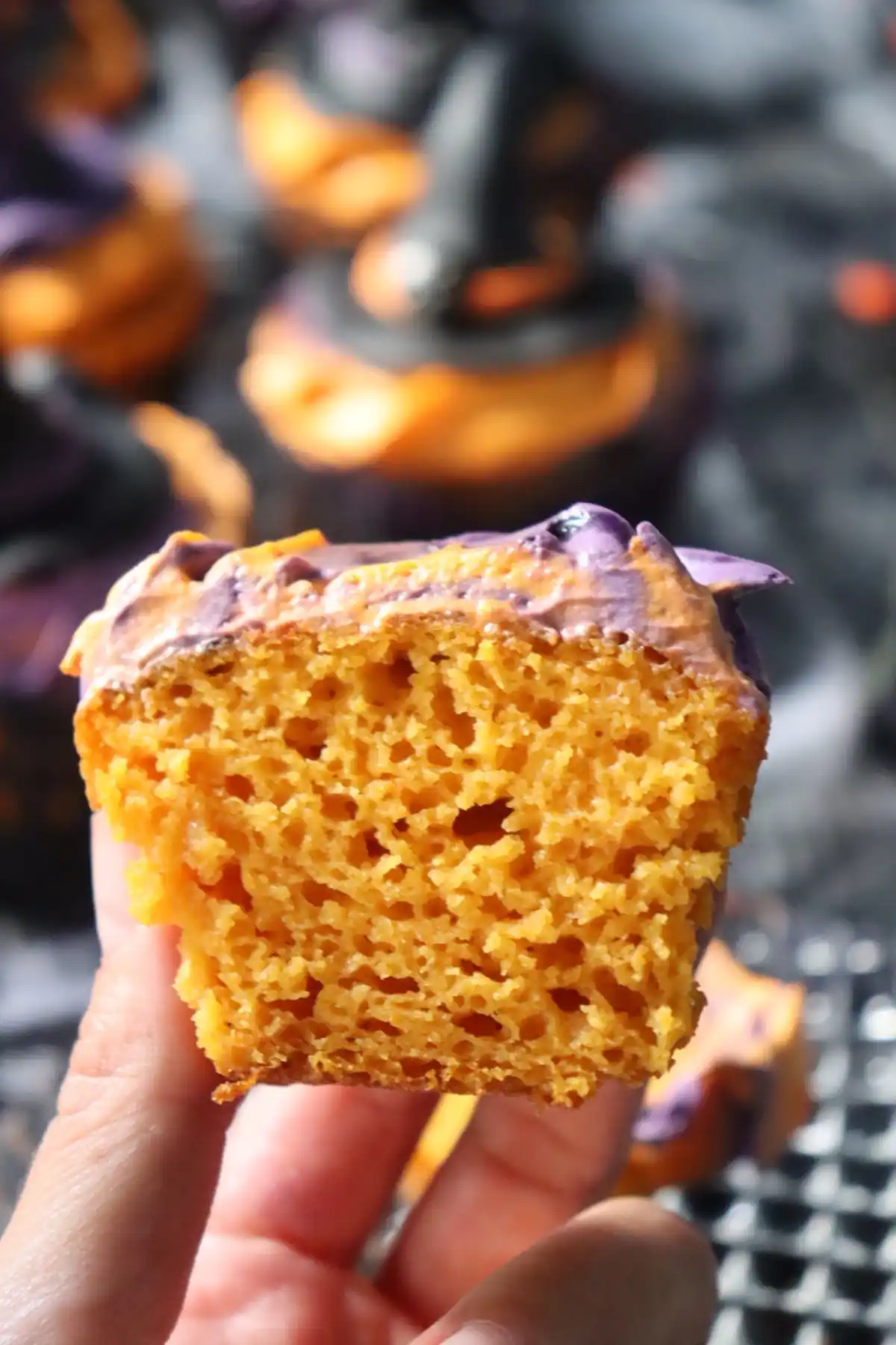 romisbakes receta Cupcakes embrujados de halloween
