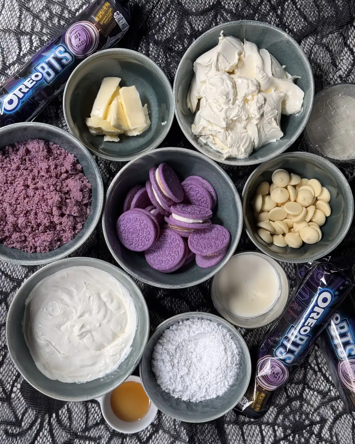 romisbakes recipe No-bake Halloween Oreo BTS Cheesecake
