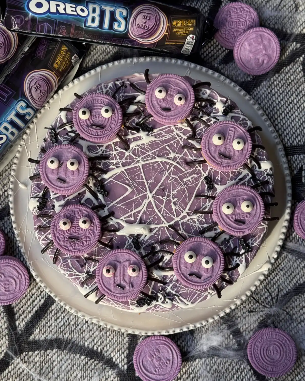 romisbakes recipe No-bake Halloween Oreo BTS Cheesecake