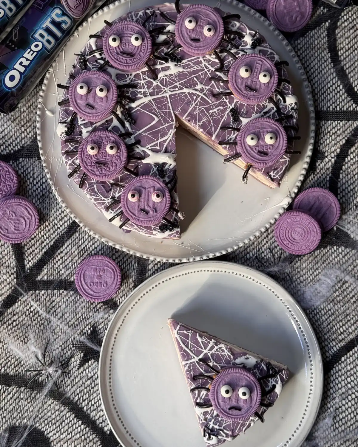 romisbakes recipe No-bake Halloween Oreo BTS Cheesecake
