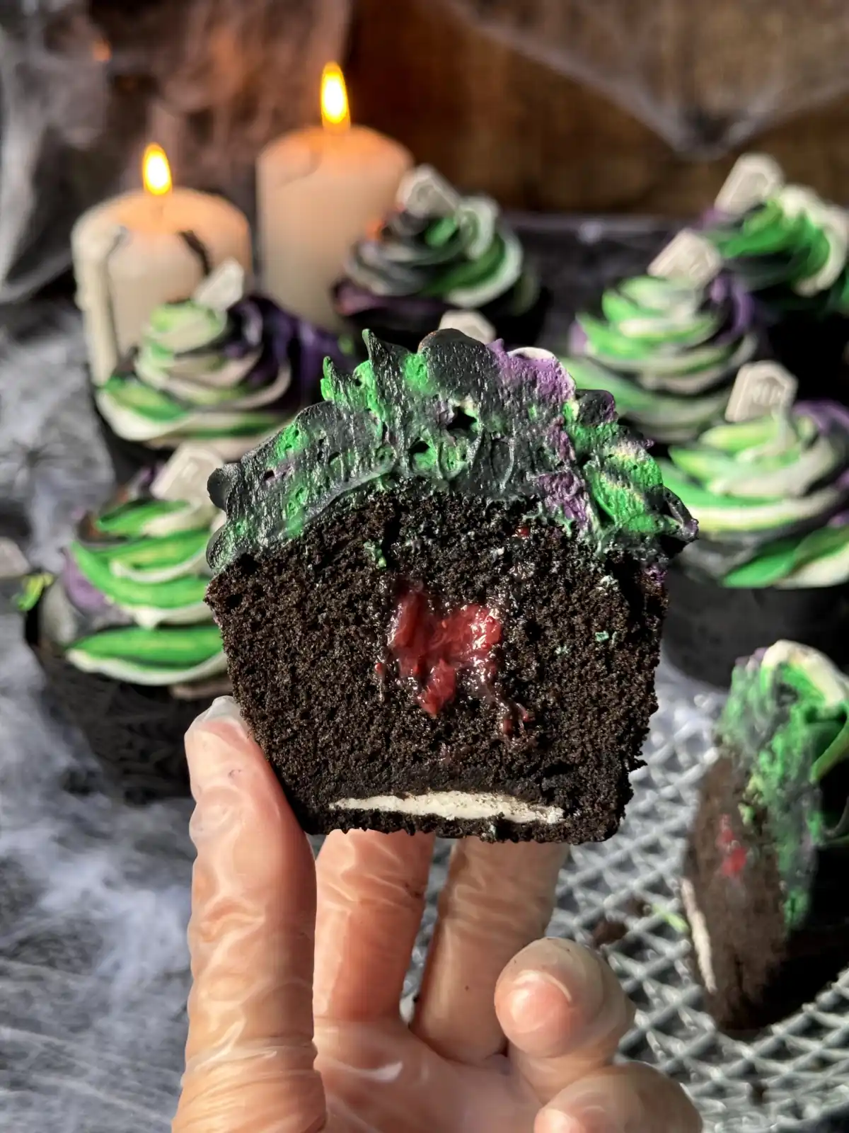 romisbakes recipe Halloween Oreo Cupcakes