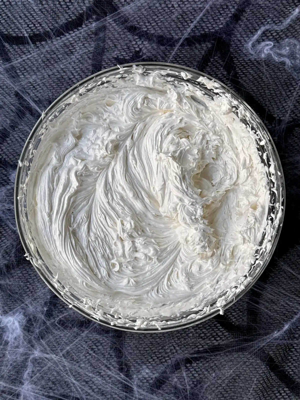 romisbakes recipe Halloween Oreo Cupcakes