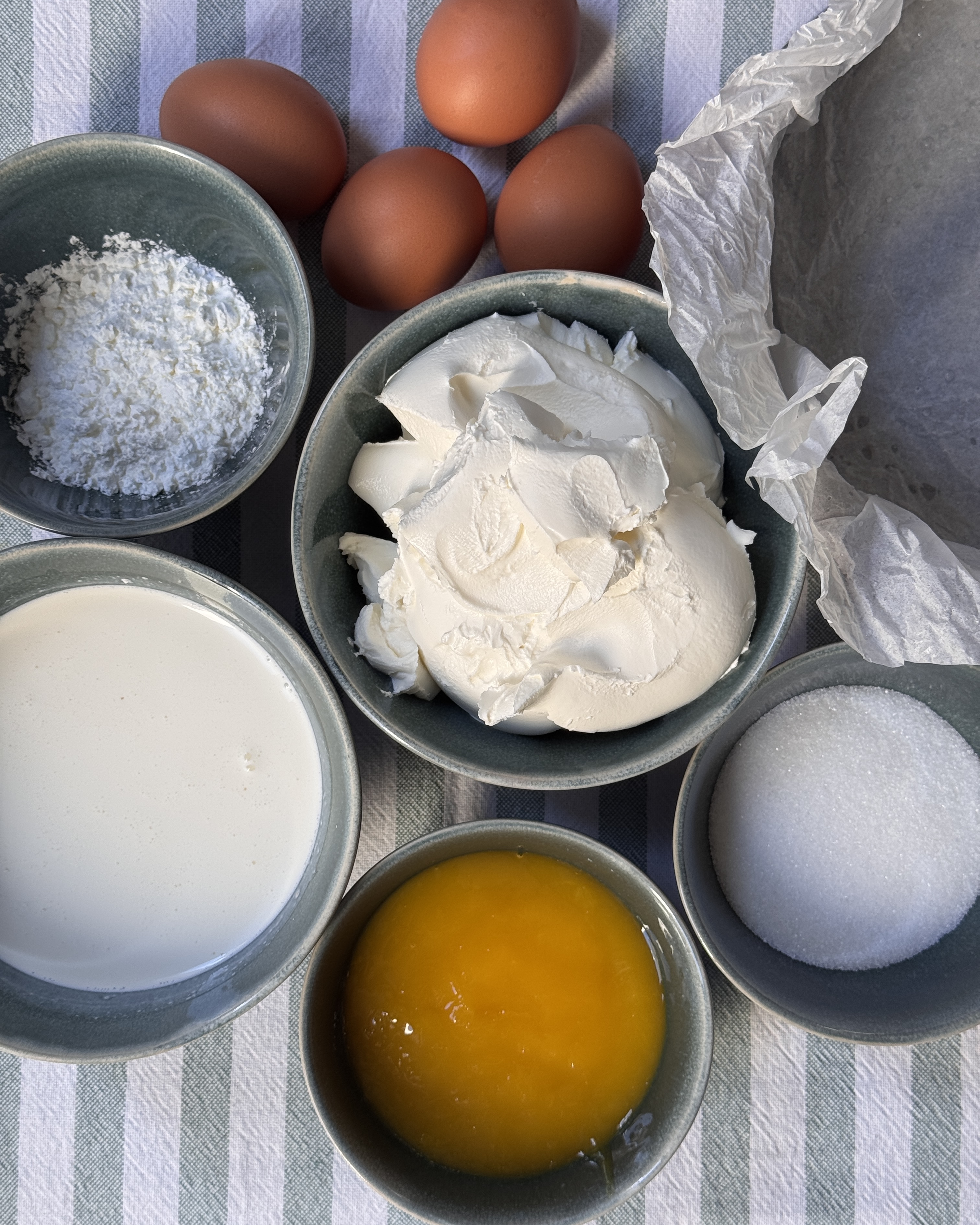 romisbakes recipe Baked mango cheesecake