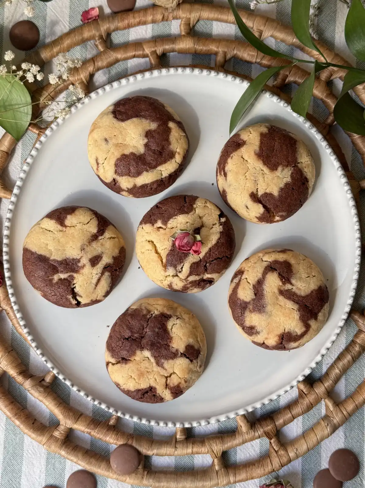 romisbakes recipe Vanilla and chocolate marble cookies