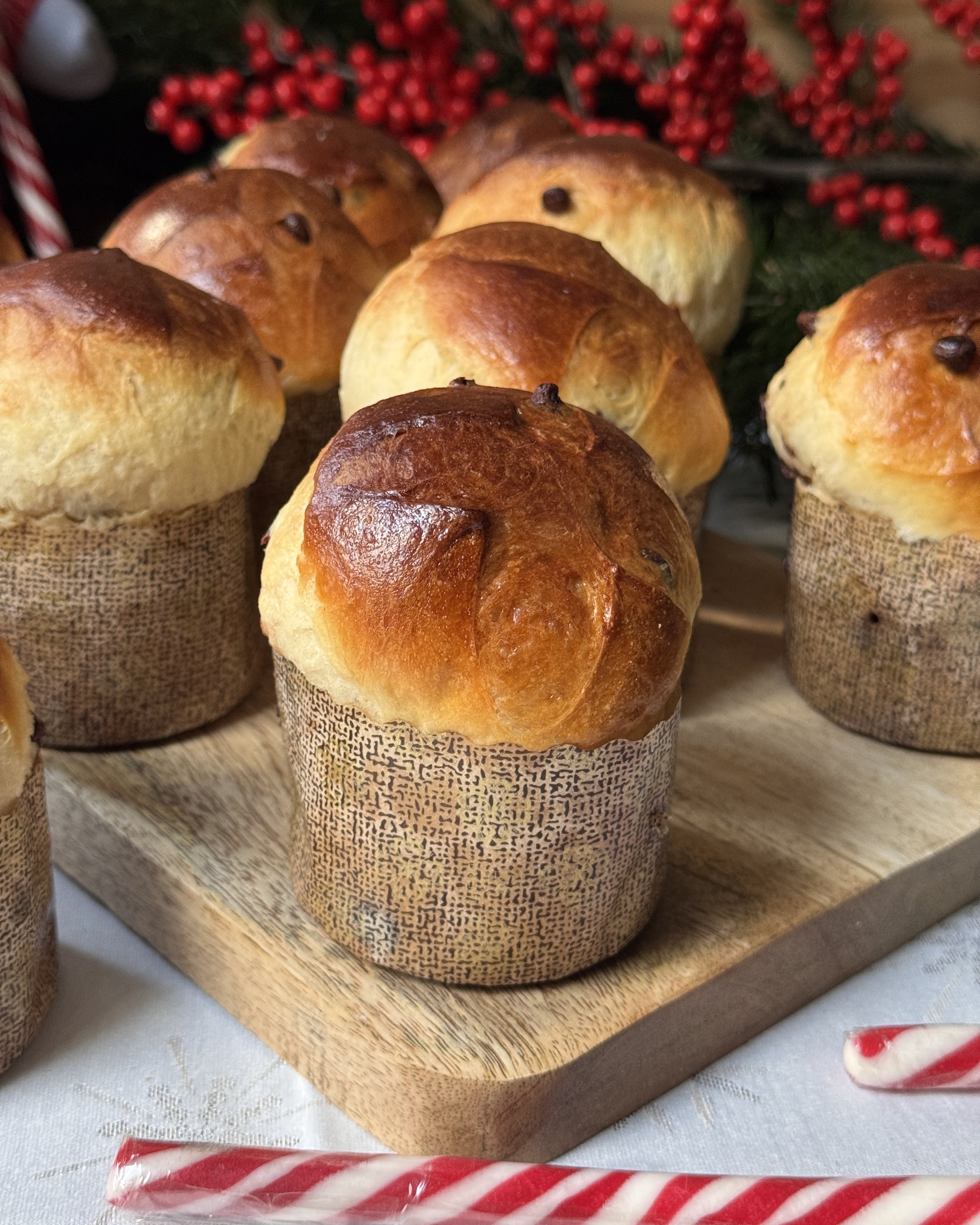 romisbakes recipe Mini panettones with chocolate