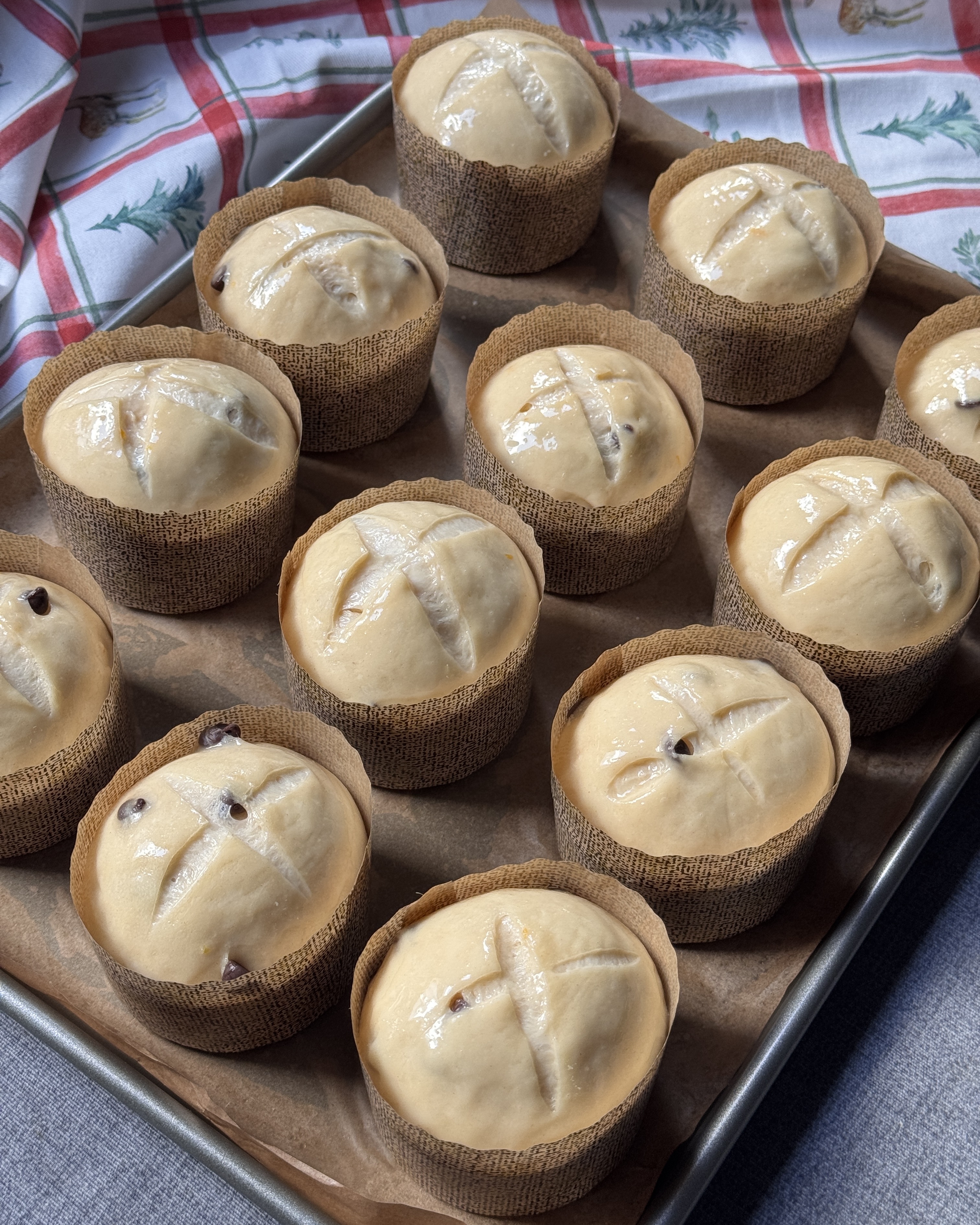 romisbakes recipe Mini panettones with chocolate