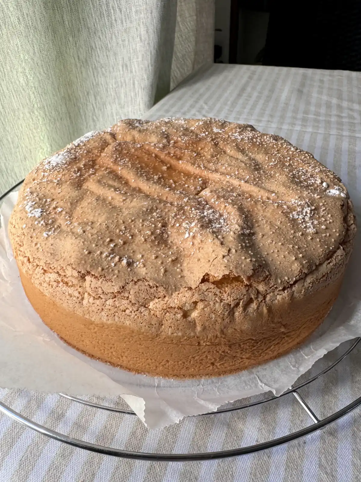 romisbakes recipe Peach and dulce de leche cake