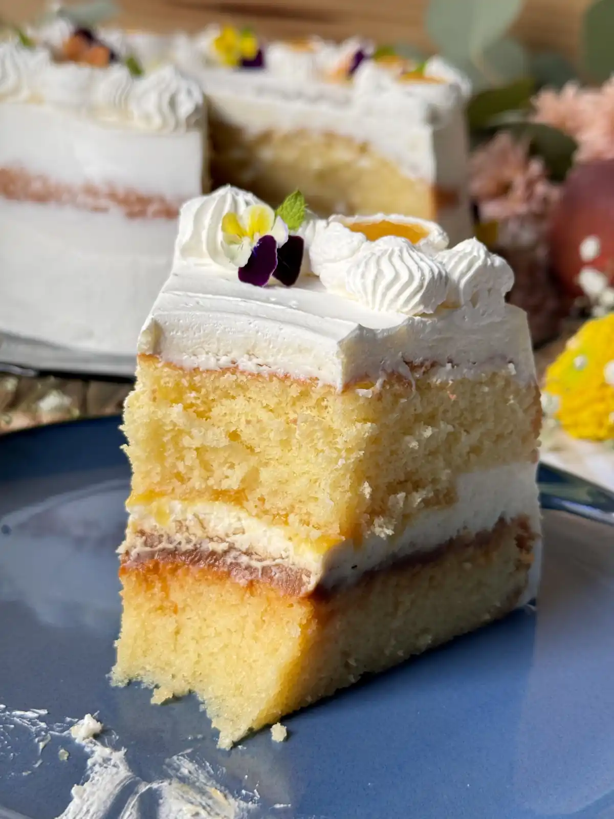 romisbakes recipe Peach and dulce de leche cake