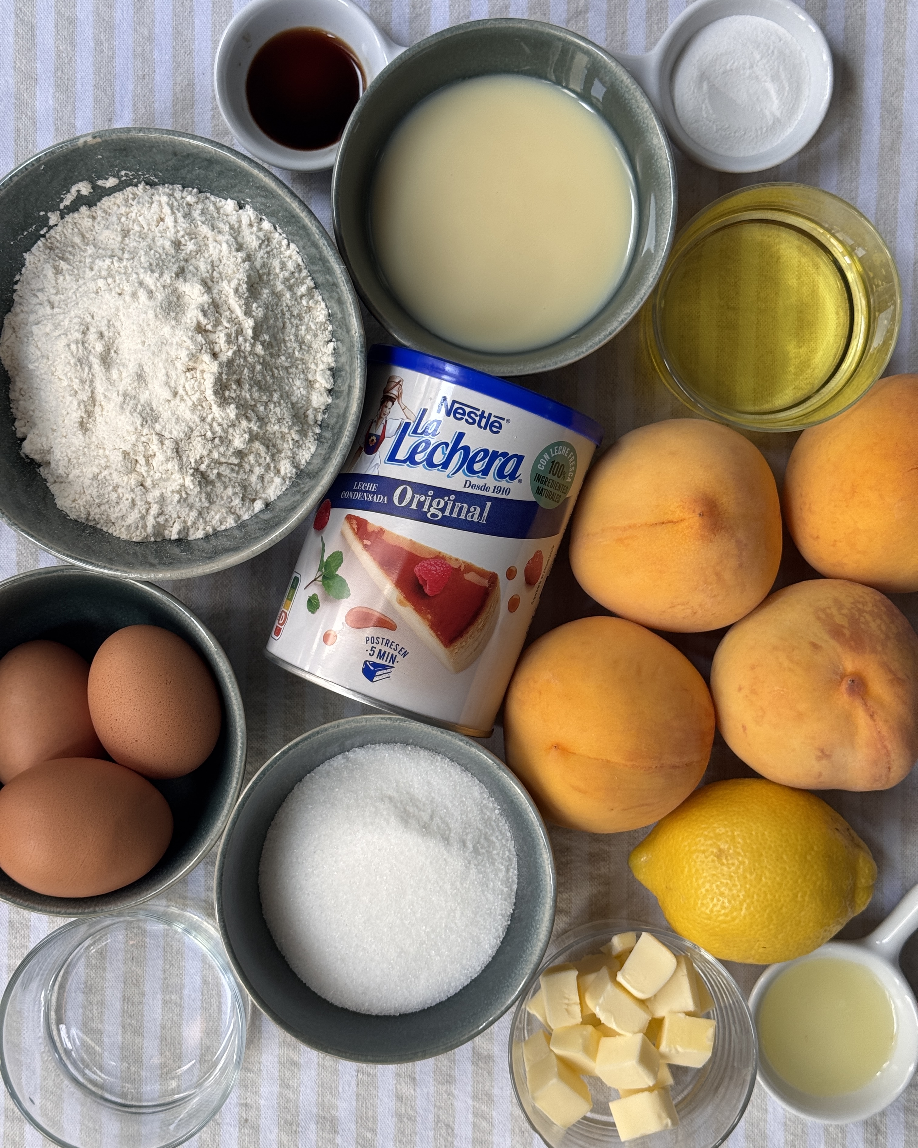 romisbakes receta Bizcocho invertido de melocotón con leche condensada