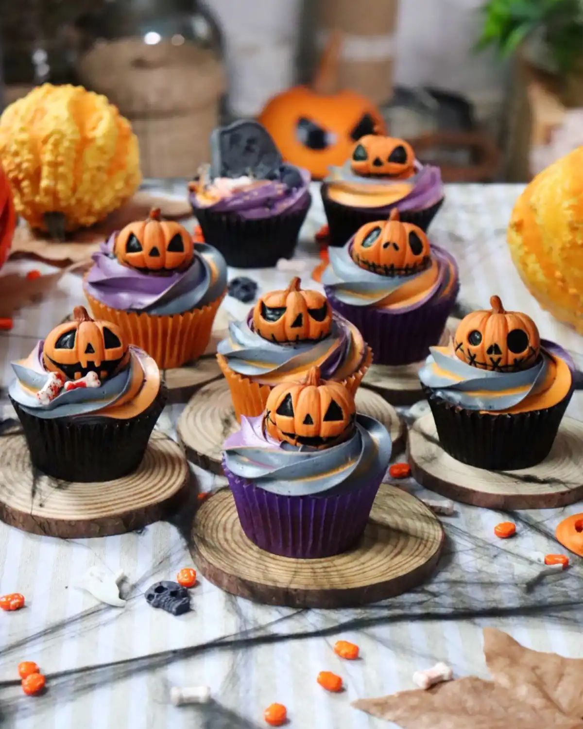 romisbakes recipe Scary Pumpkin Cupcakes