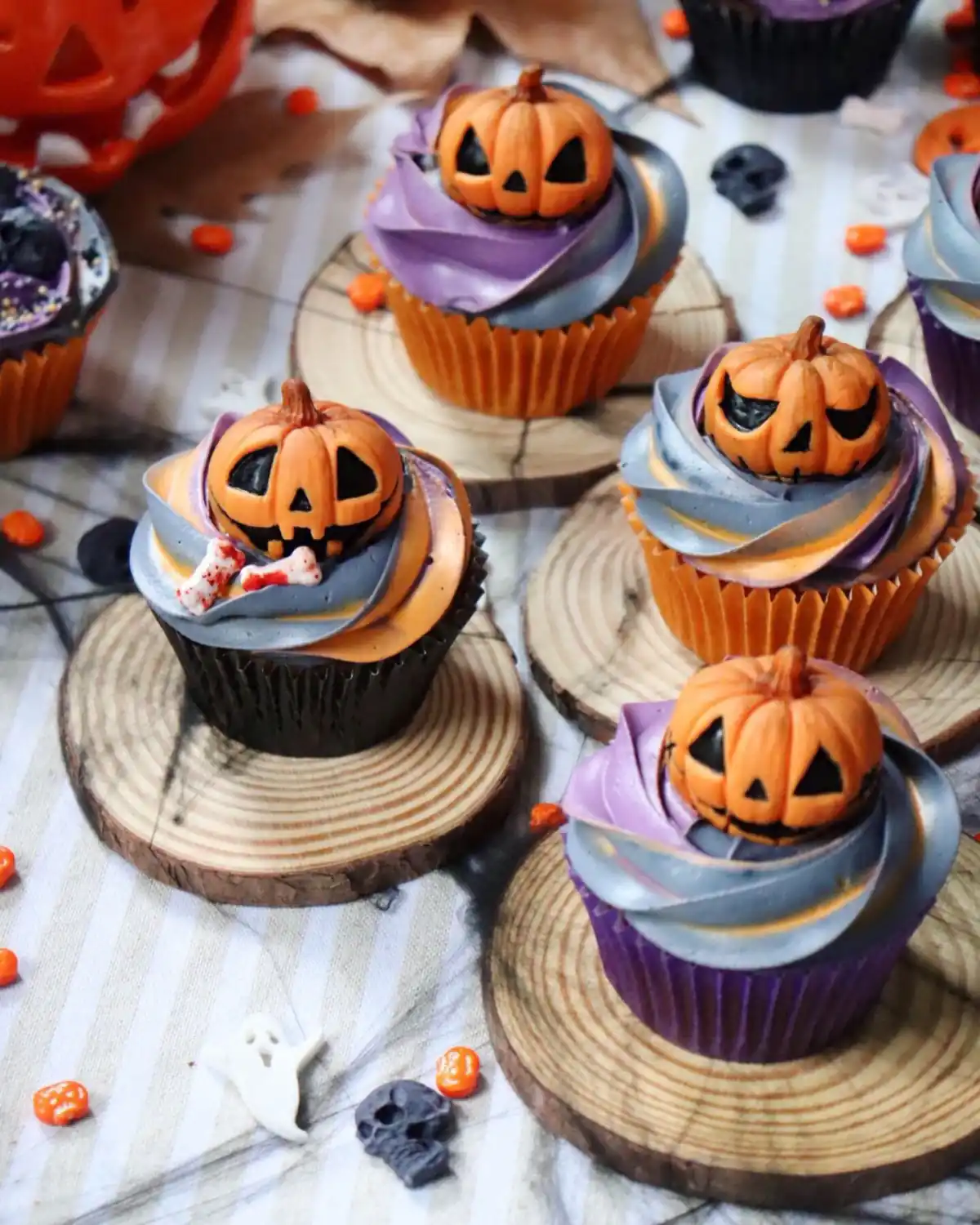 romisbakes recipe Scary Pumpkin Cupcakes