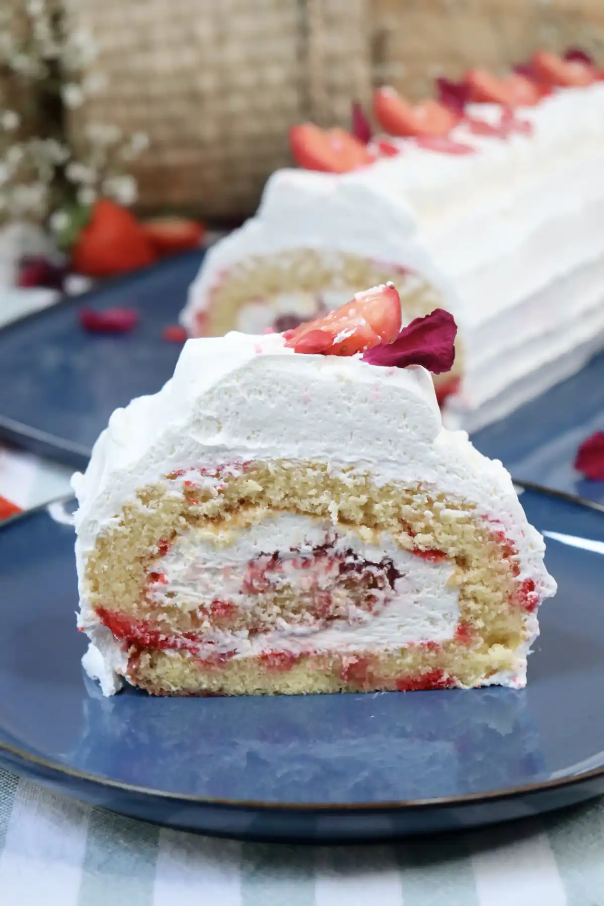 romisbakes recipe Vanilla and Strawberry Roll Cake