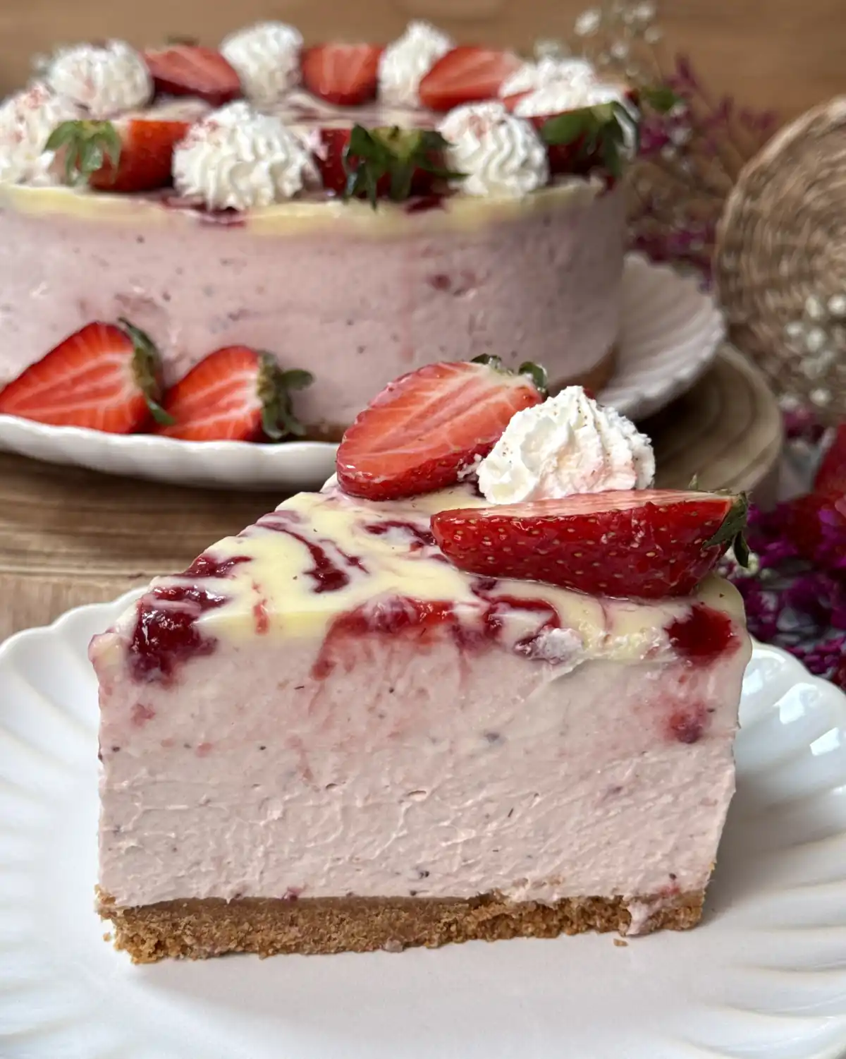 romisbakes receta Cheesecake de fresa con chocolate blanco (sin horno)