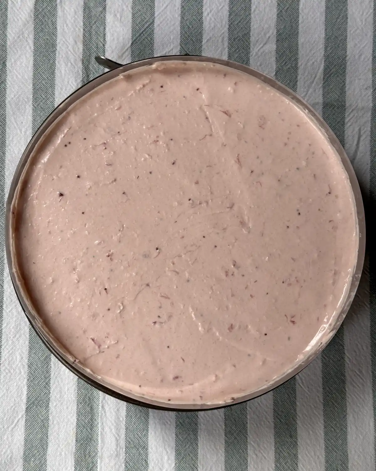 romisbakes receta Cheesecake de fresa con chocolate blanco (sin horno)