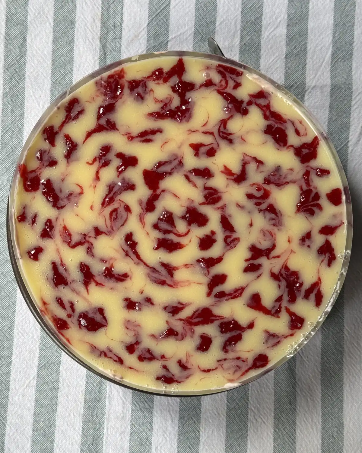 romisbakes receta Cheesecake de fresa con chocolate blanco (sin horno)
