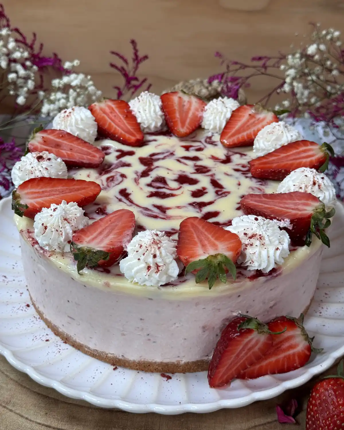 romisbakes receta Cheesecake de fresa con chocolate blanco (sin horno)