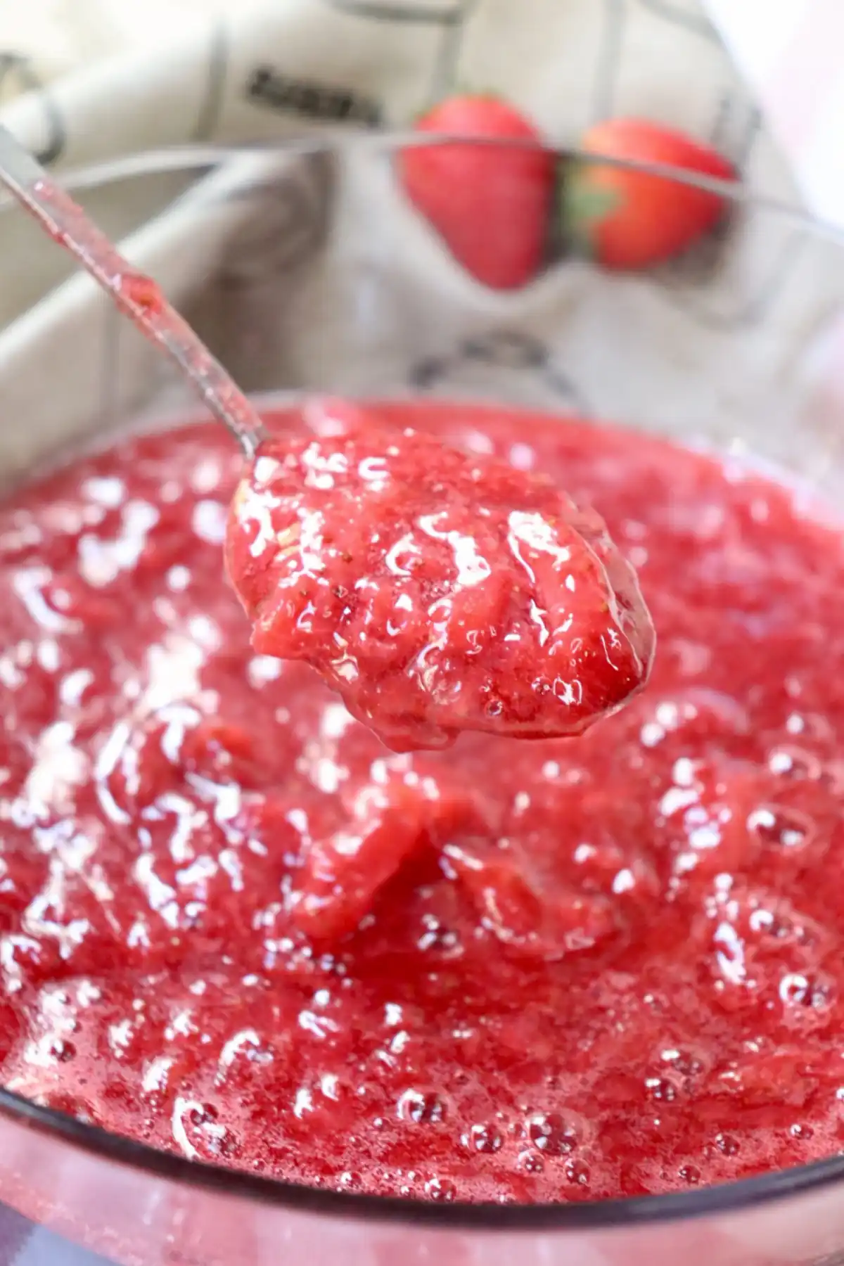 romisbakes recipe Strawberry Crumble