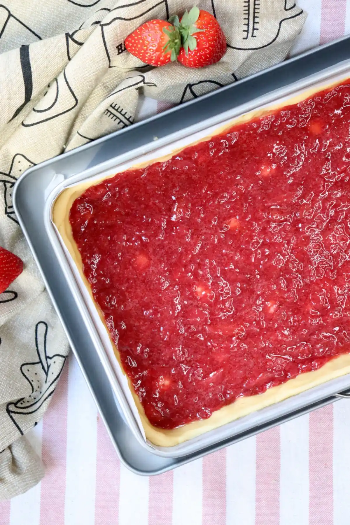 romisbakes recipe Strawberry Crumble