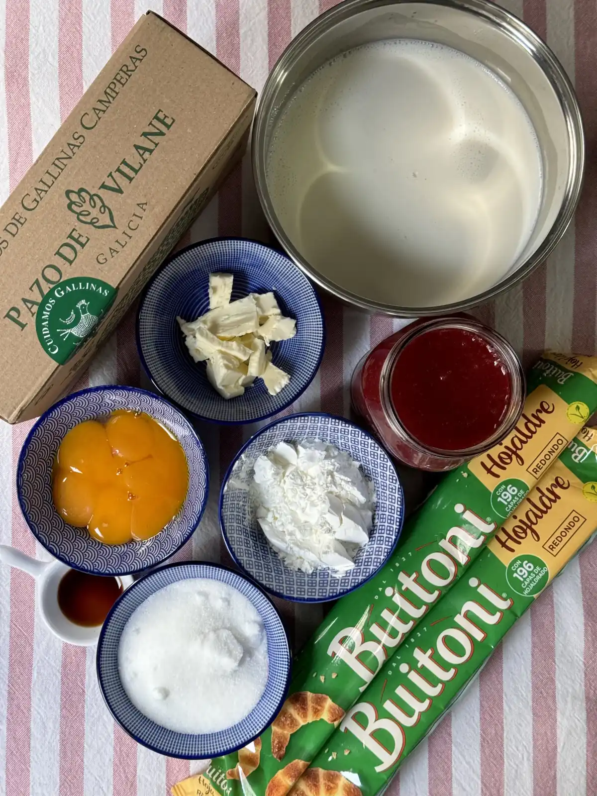 romisbakes recipe Puff pastry cake with pastry cream and strawberry