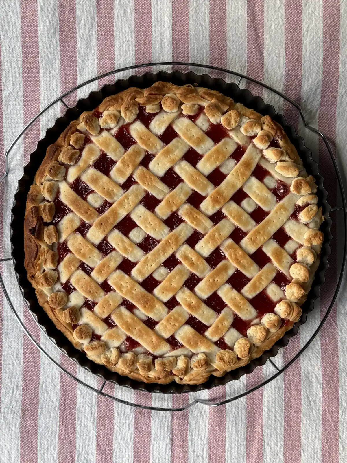 romisbakes recipe Puff pastry cake with pastry cream and strawberry