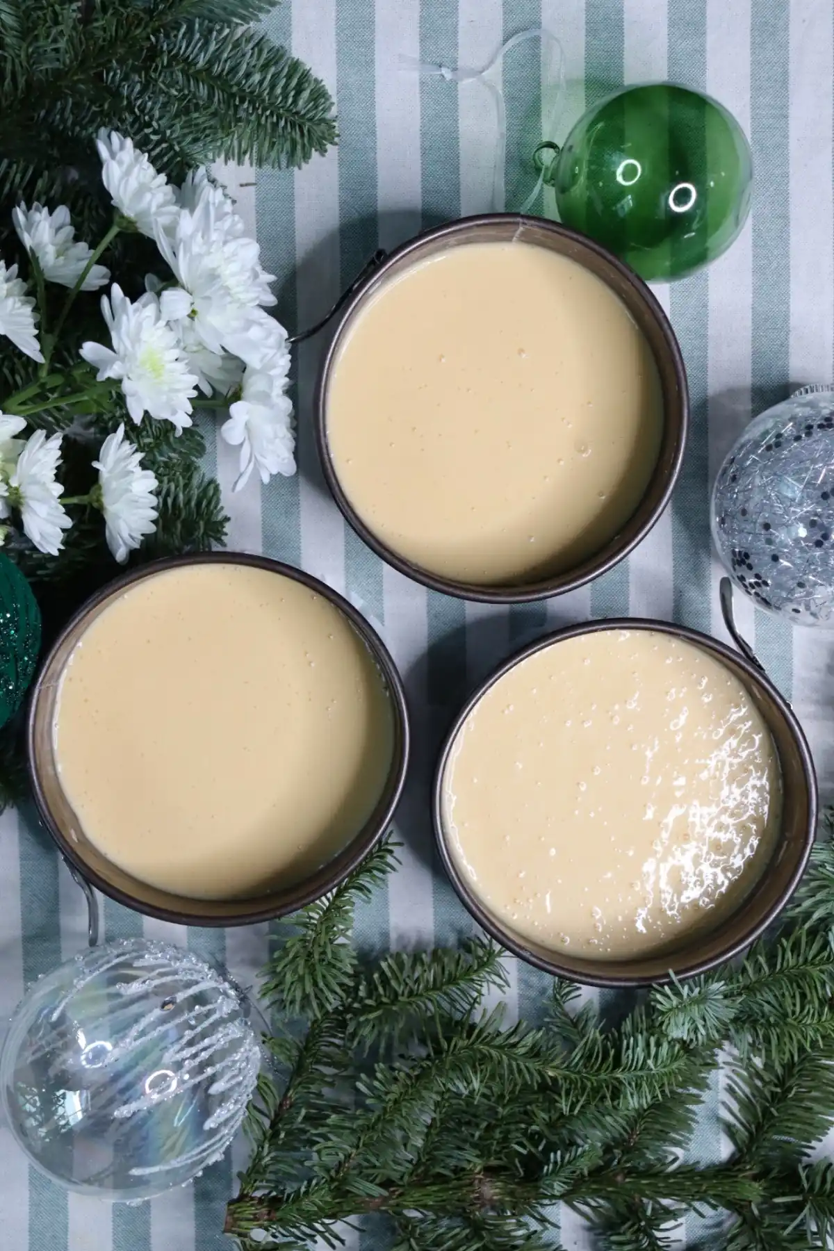 romisbakes recipe Vanilla Coconut & Pineapple Cake