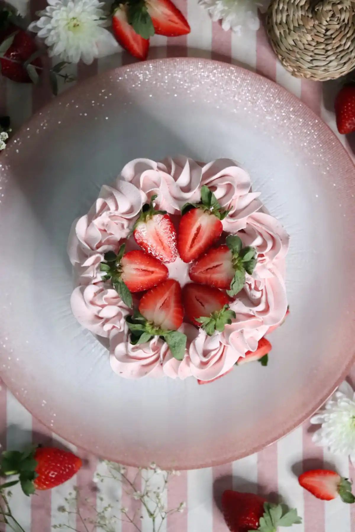 romisbakes recipe Lactose-free vanilla & strawberry cake