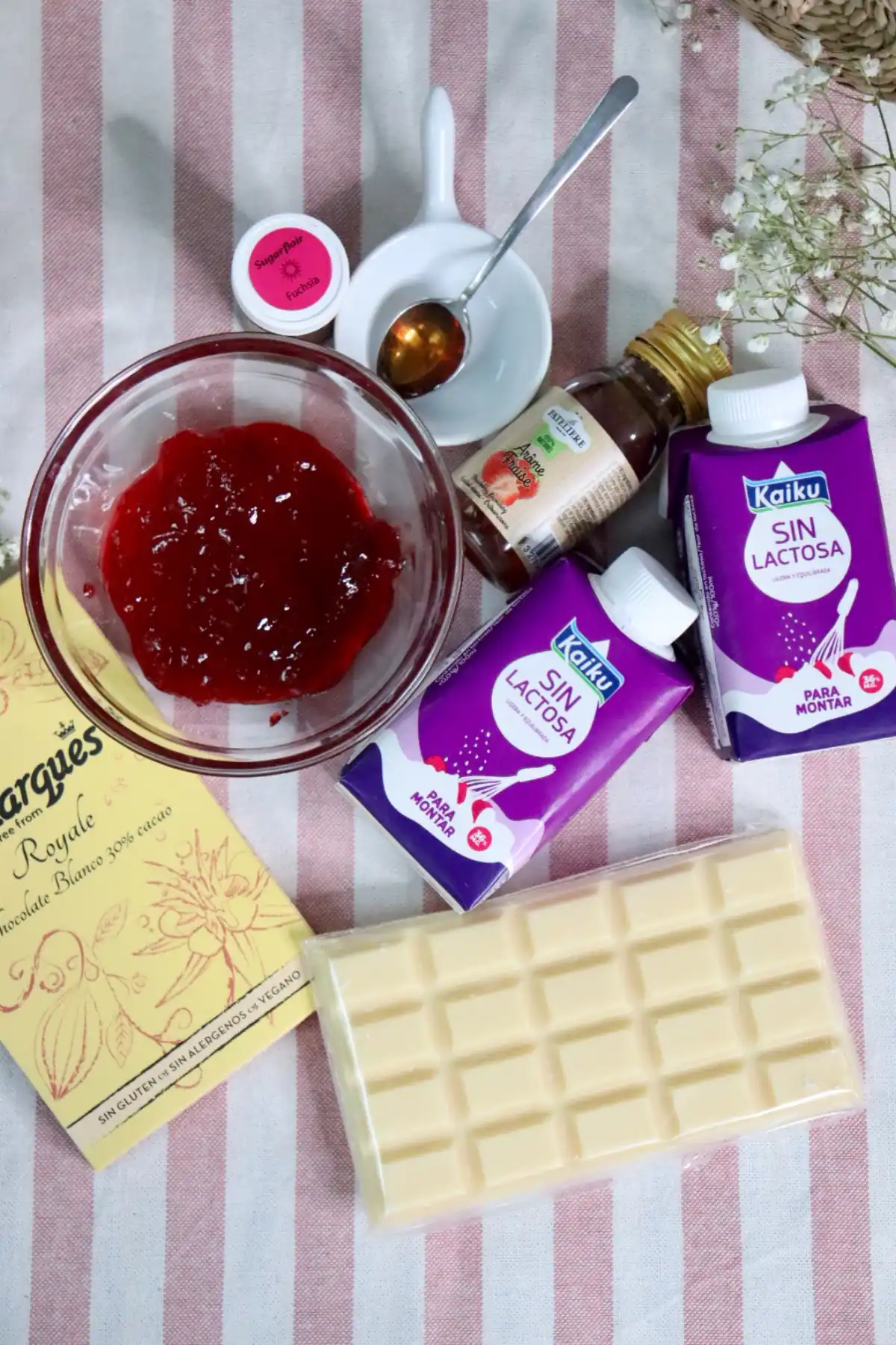 romisbakes recipe Lactose-free vanilla & strawberry cake