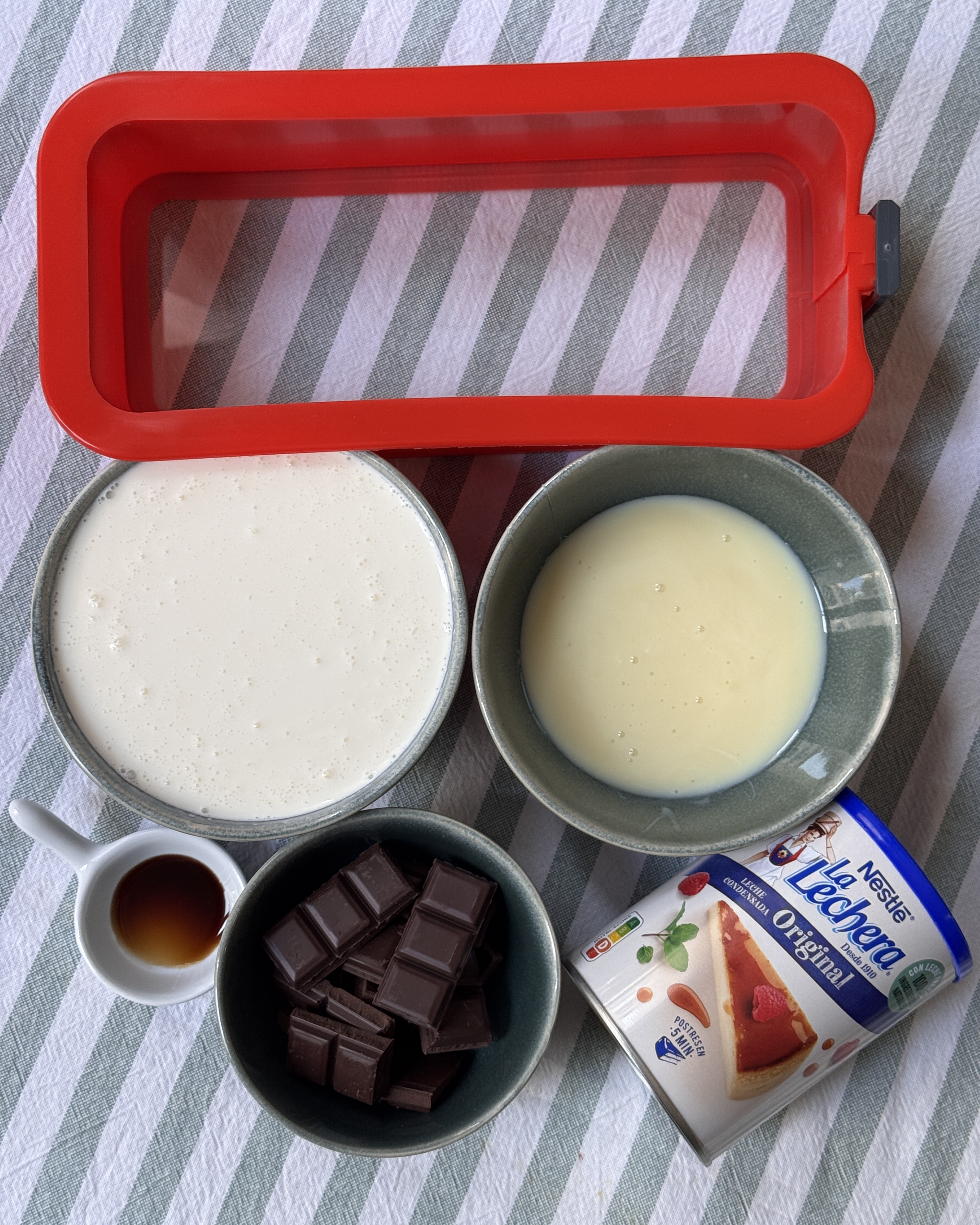romisbakes receta Tarta helada de nata, leche condensada y chocolate (Viennetta o Comtessa)