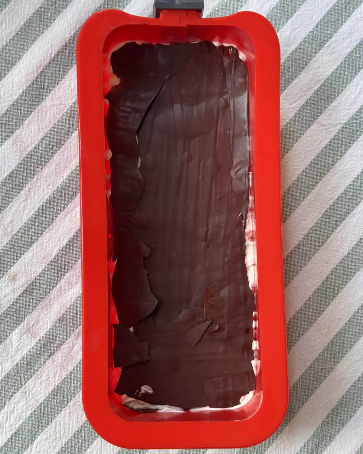 romisbakes recipe Frozen cream, condensed milk and chocolate cake (Viennetta or Comtessa)