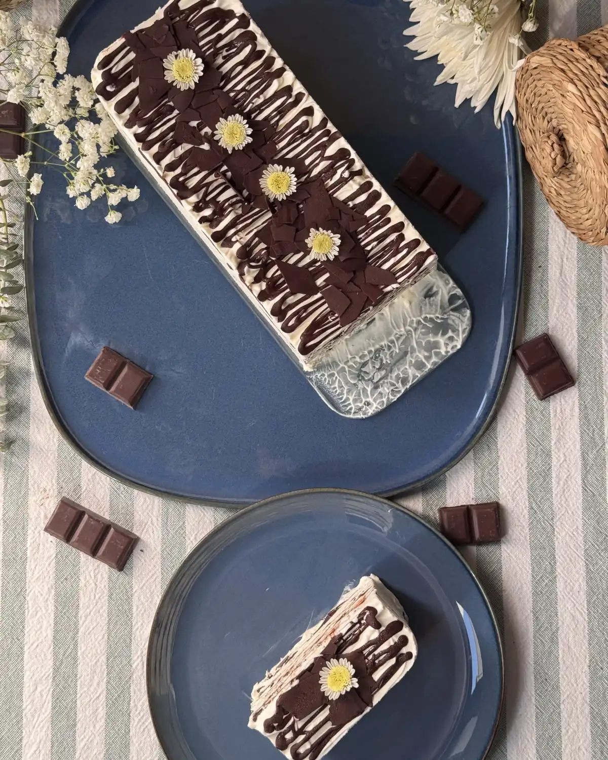 romisbakes recipe Frozen cream, condensed milk and chocolate cake (Viennetta or Comtessa)