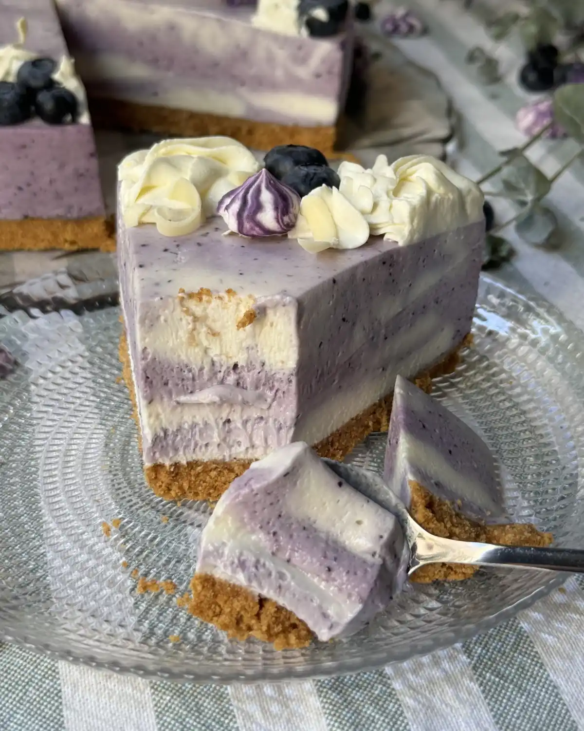 romisbakes receta Cheesecake de chocolate blanco y arándanos