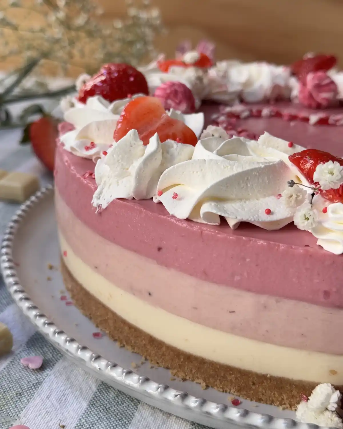 romisbakes recipe White chocolate cake with vanilla, strawberry and raspberry