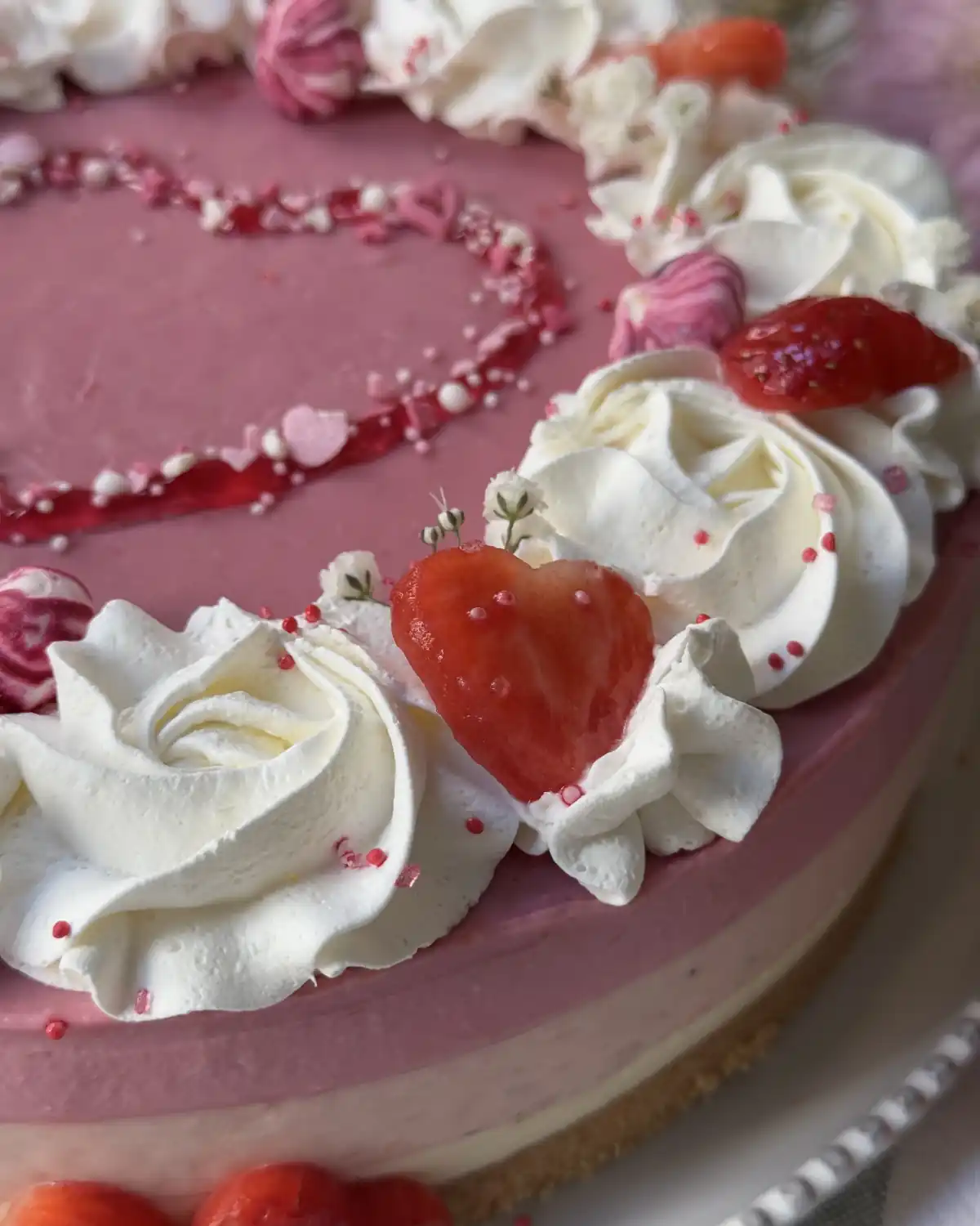 romisbakes recipe White chocolate cake with vanilla, strawberry and raspberry