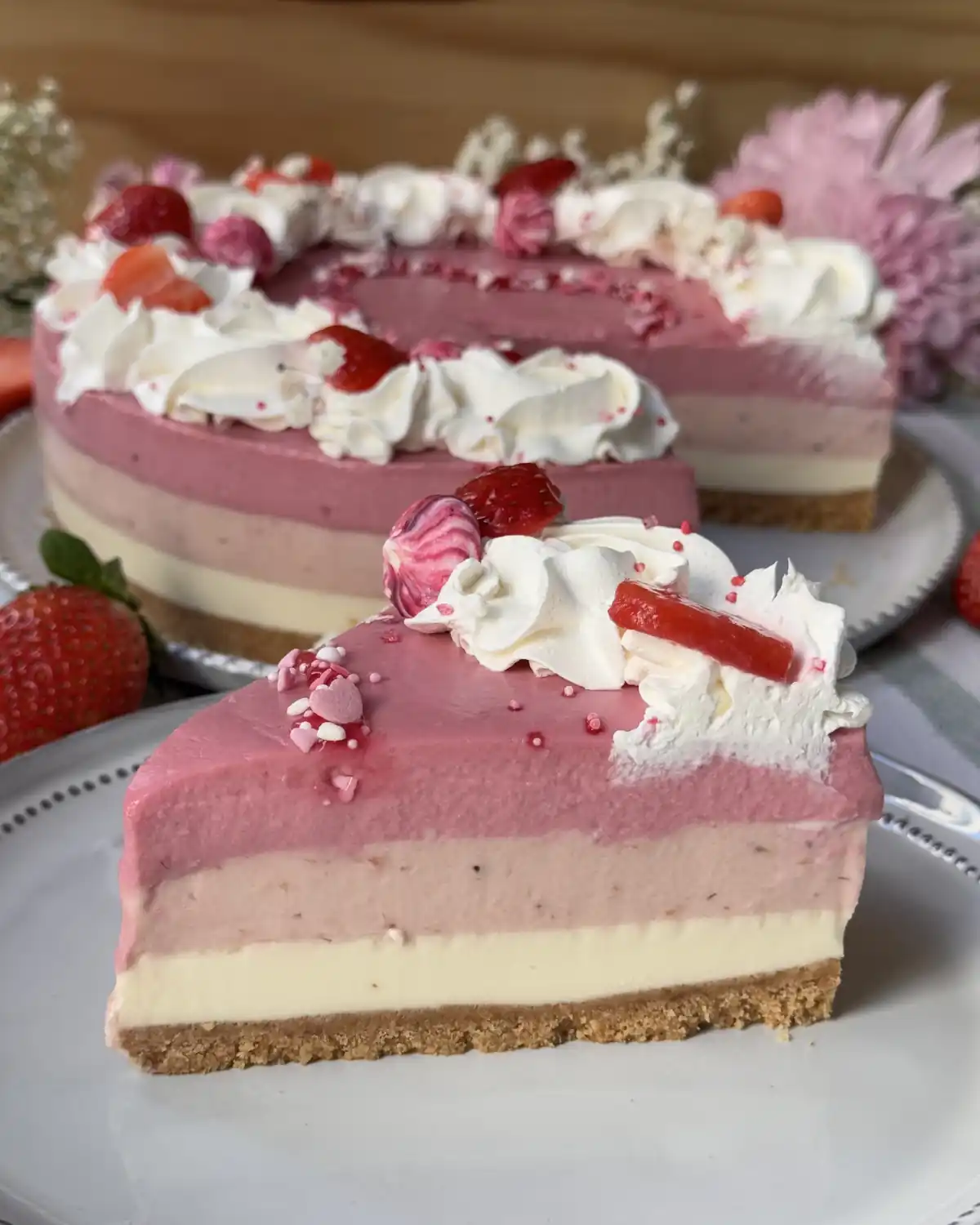 romisbakes recipe White chocolate cake with vanilla, strawberry and raspberry