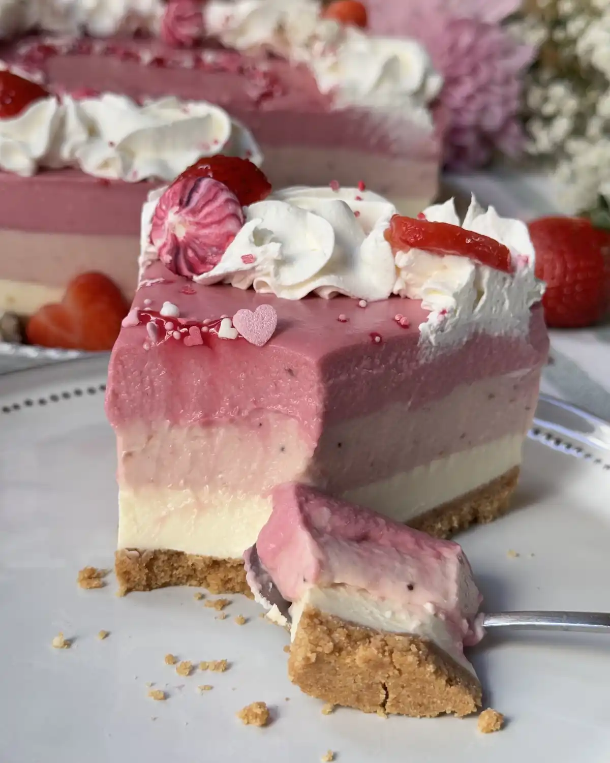 romisbakes recipe White chocolate cake with vanilla, strawberry and raspberry